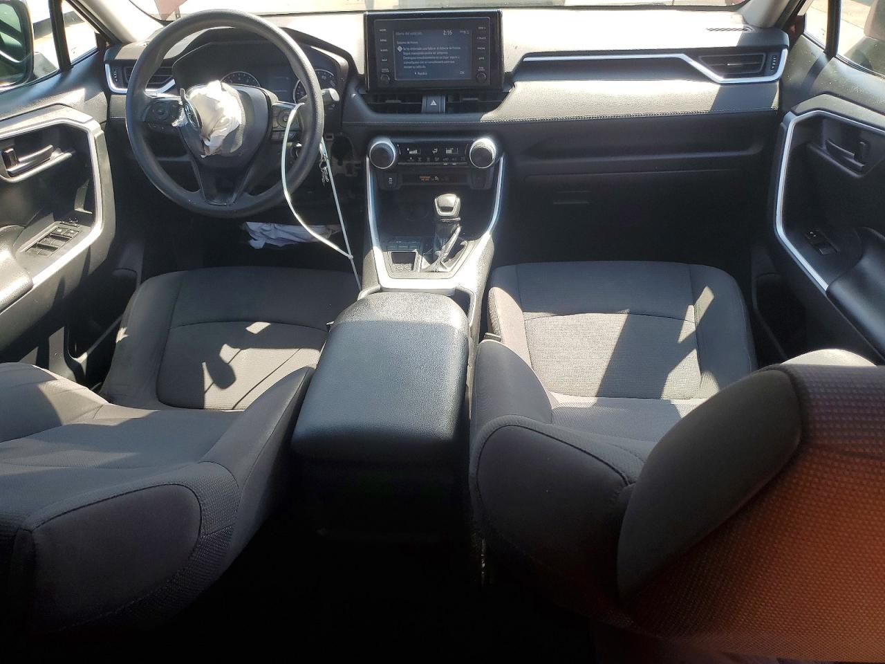 2019 TOYOTA RAV4 LE photo 8