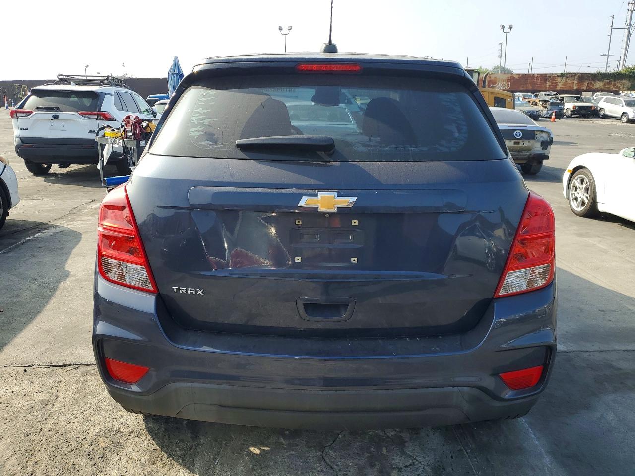 2019 CHEVROLET TRAX LS photo 11