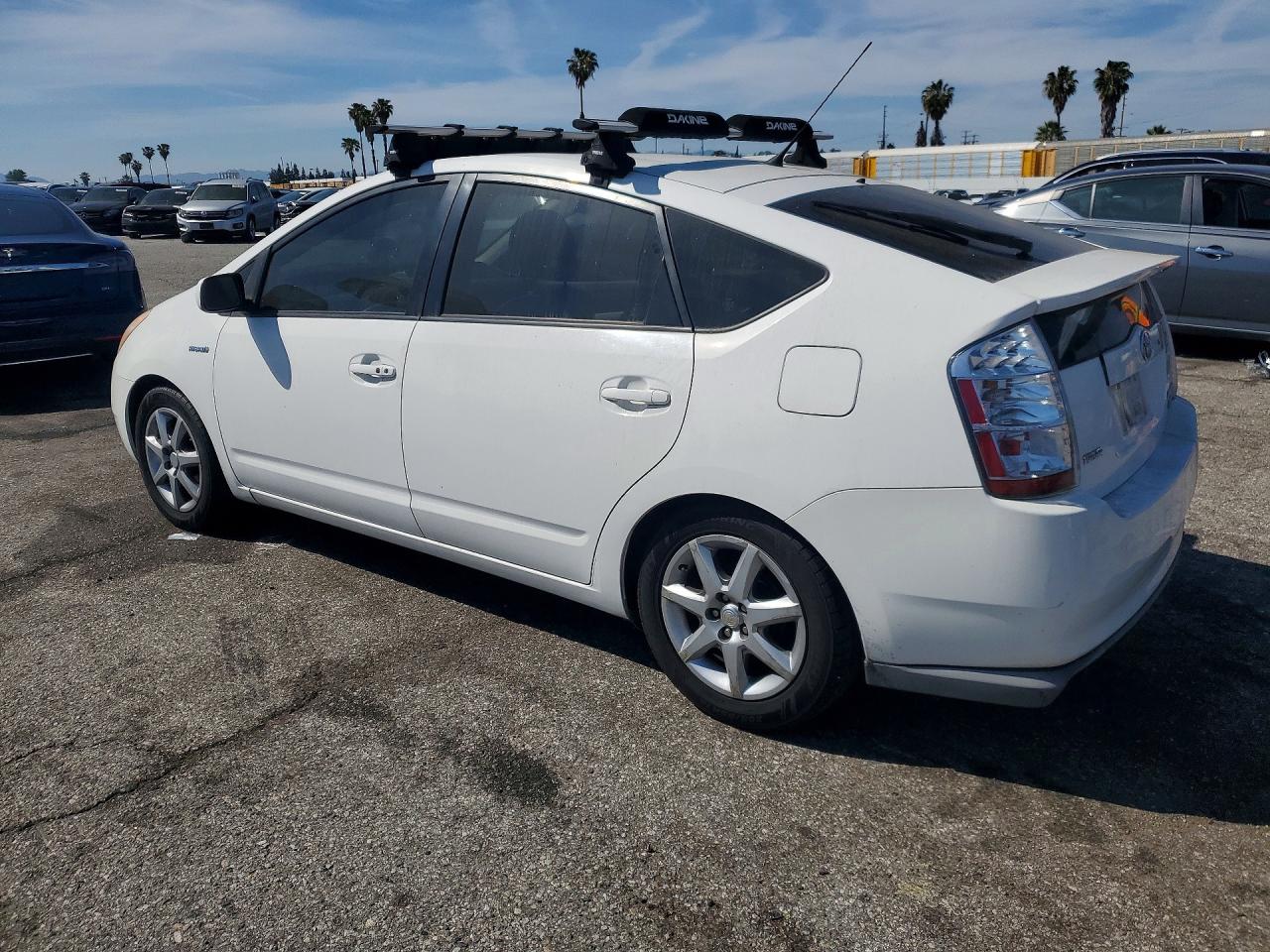 2008 TOYOTA PRIUS TOURING photo 2