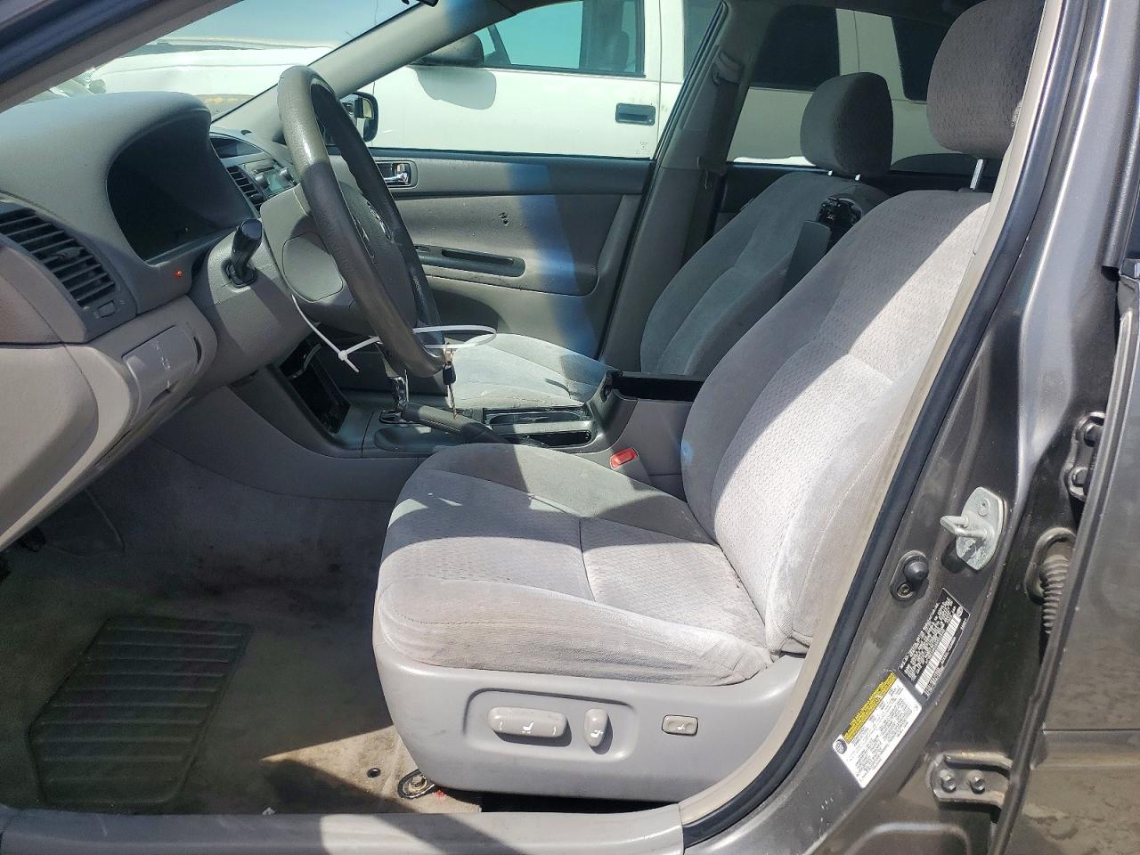 2005 TOYOTA CAMRY LE photo 19