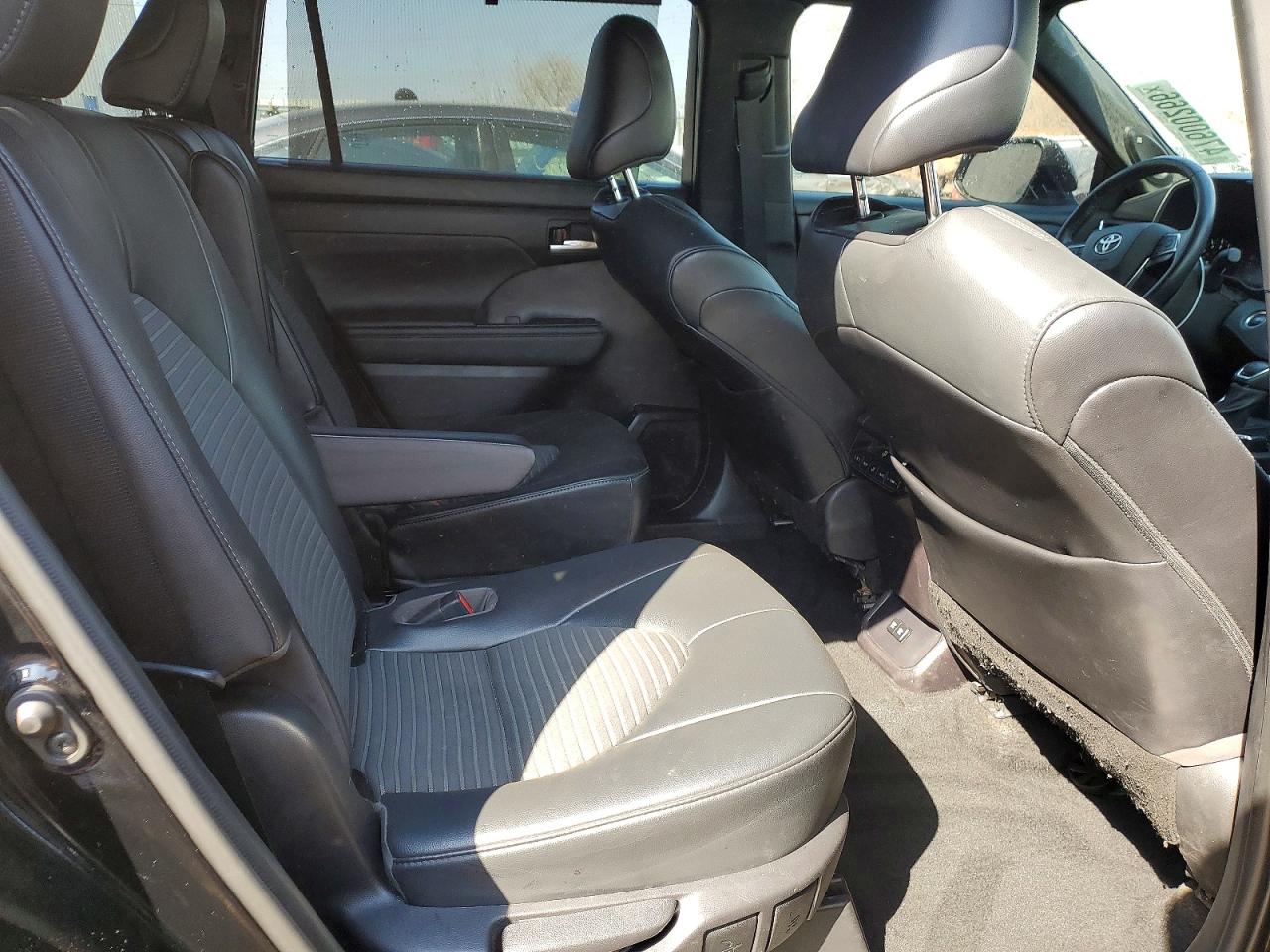2021 TOYOTA HIGHLANDER XSE photo 11