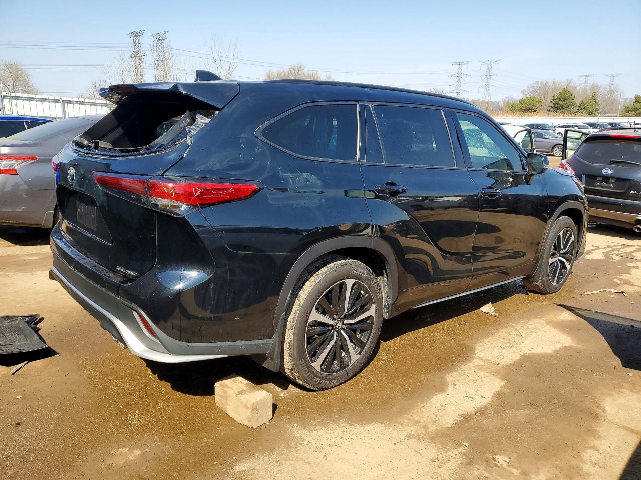 2021 TOYOTA HIGHLANDER XSE photo 3