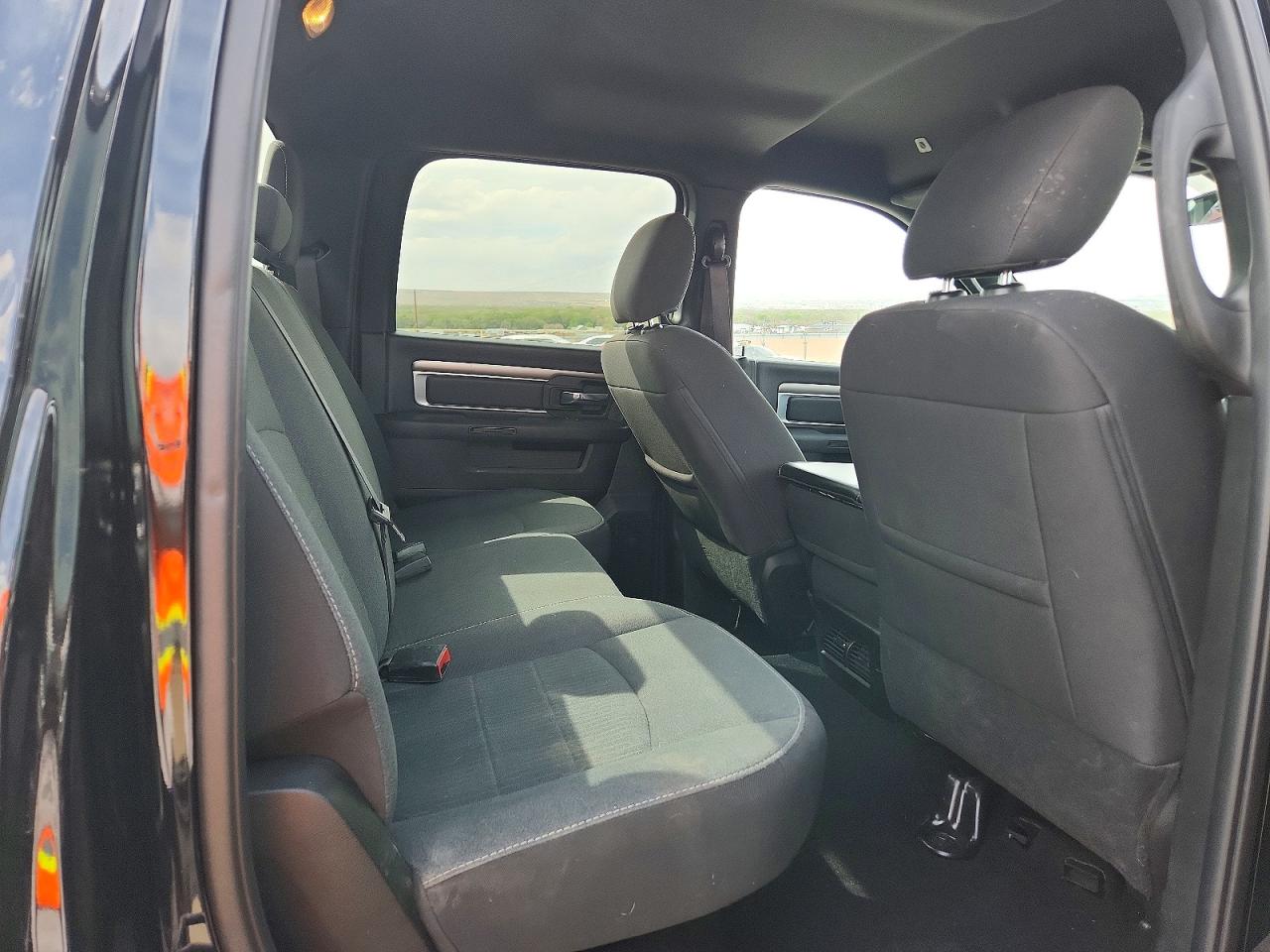 2024 RAM 1500 CLASSIC SLT photo 19
