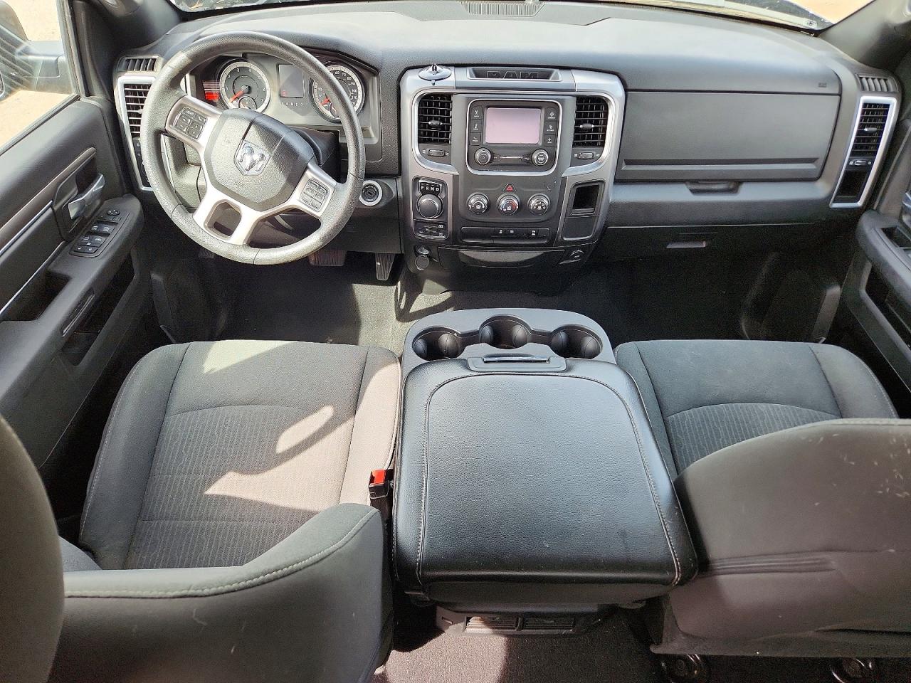 2024 RAM 1500 CLASSIC SLT photo 15