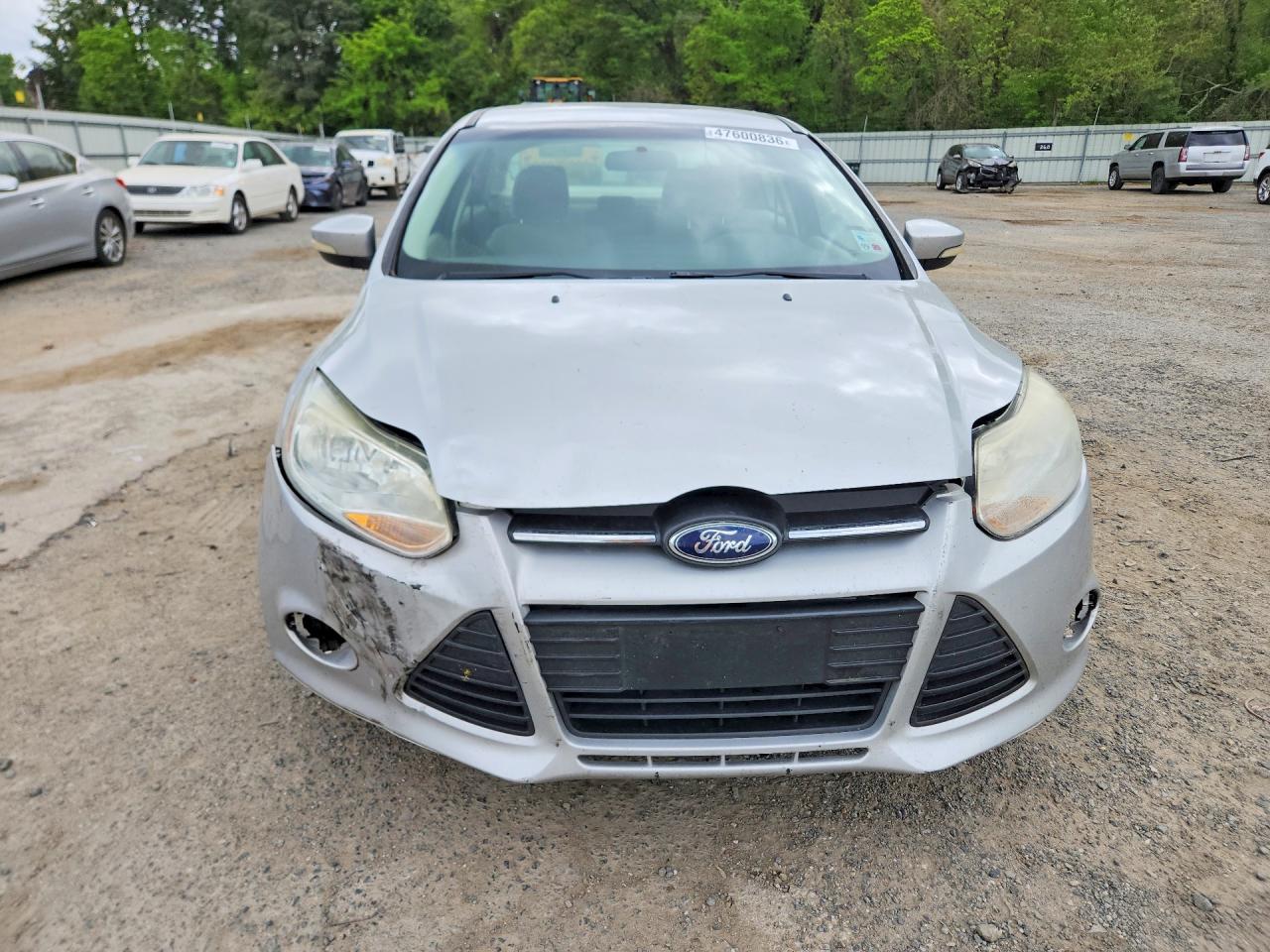 2014 FORD FOCUS SE photo 5