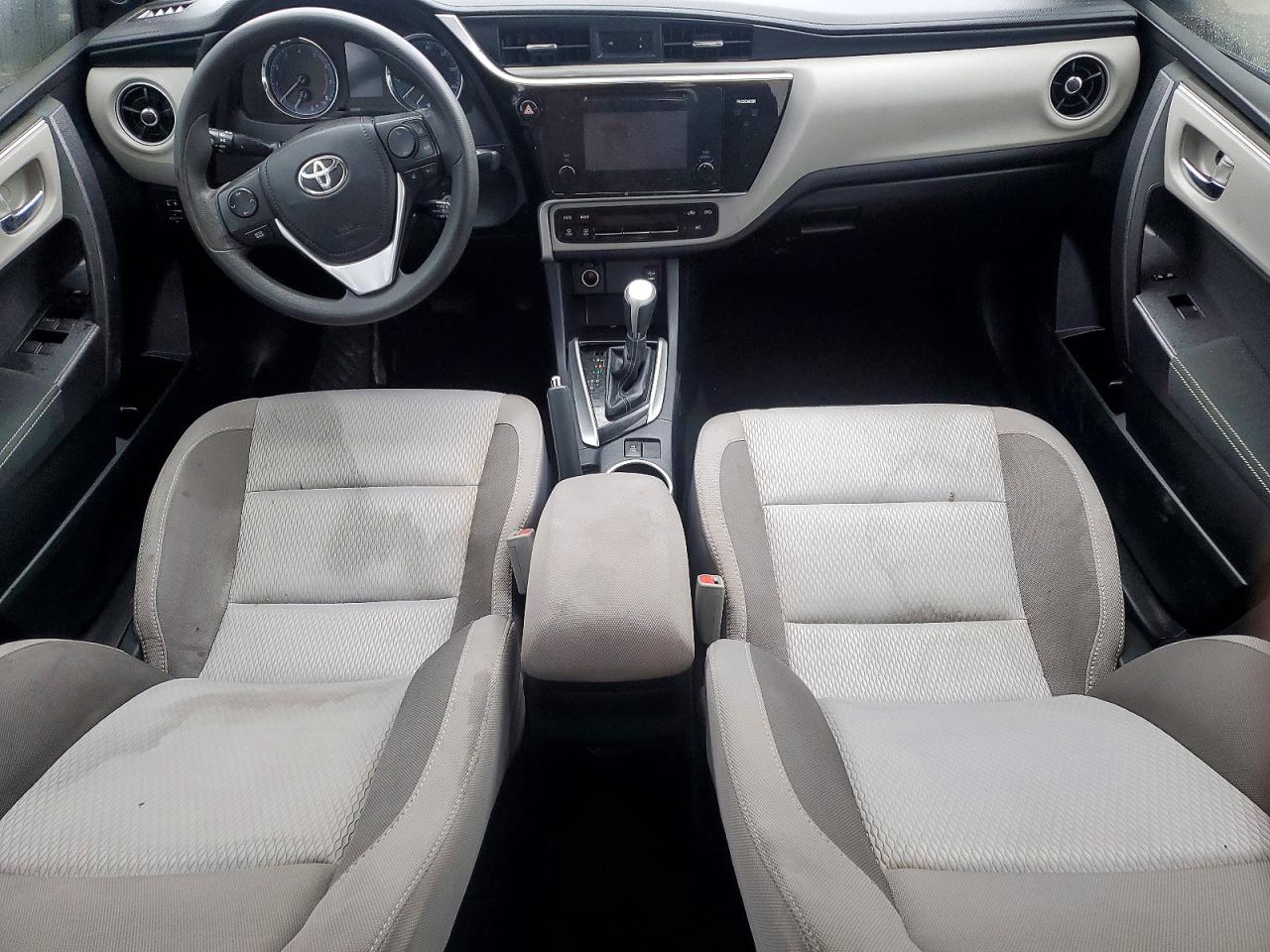 2017 TOYOTA COROLLA LE photo 22