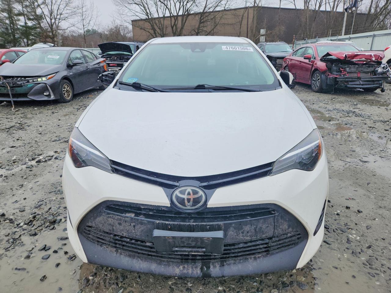 2017 TOYOTA COROLLA LE photo 13