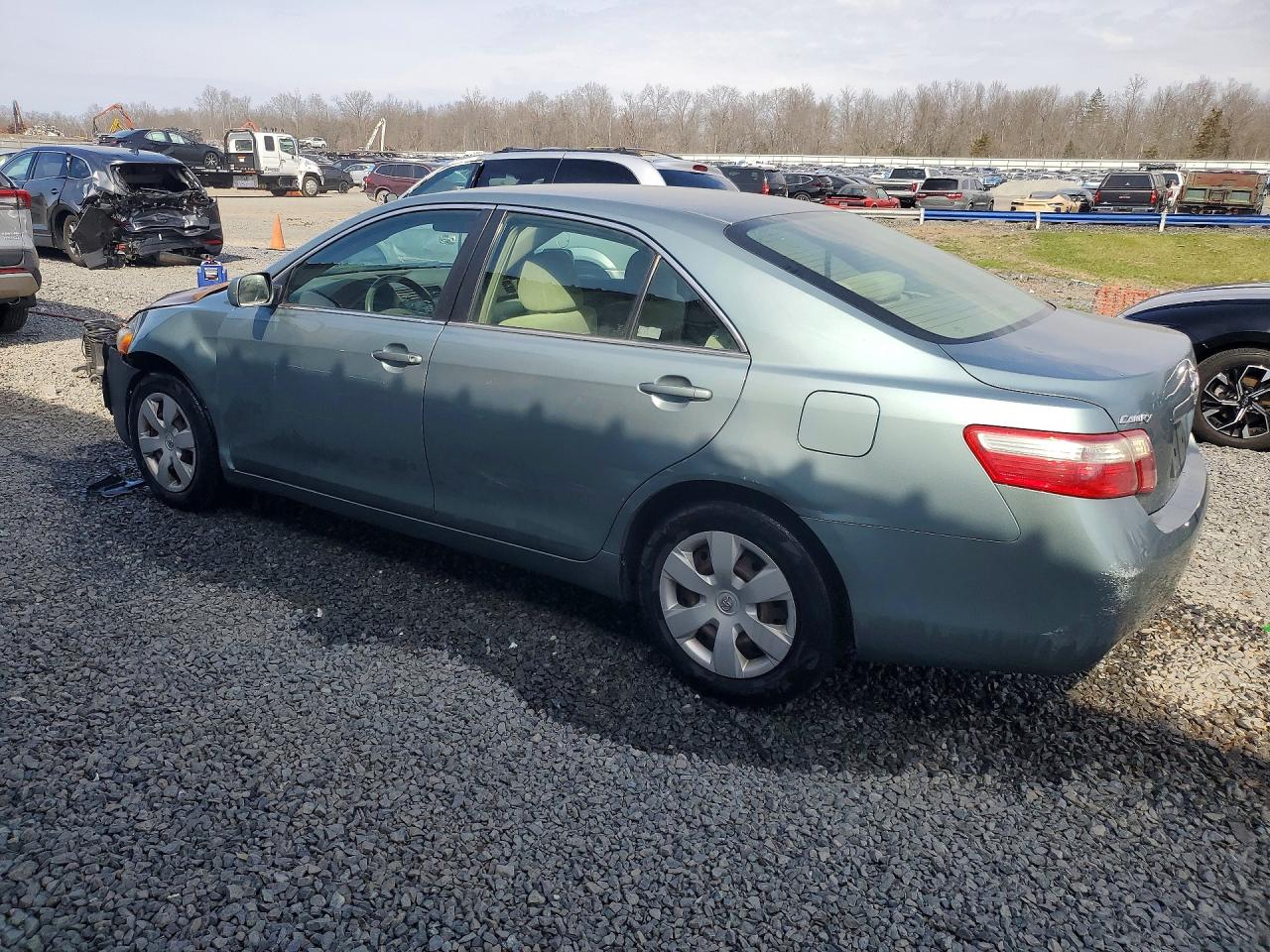 2009 TOYOTA CAMRY LE photo 3