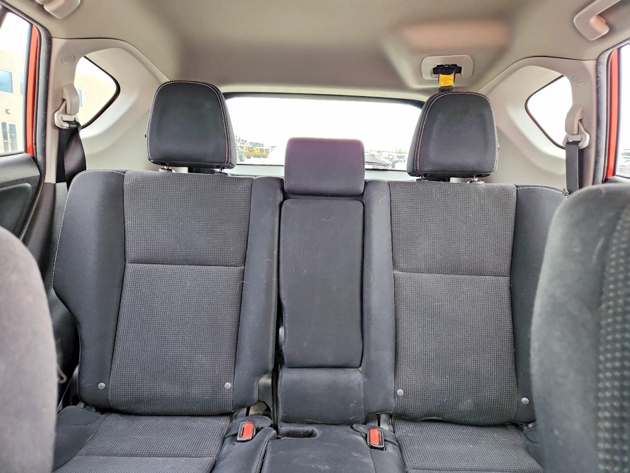 2016 TOYOTA RAV4 XLE photo 28