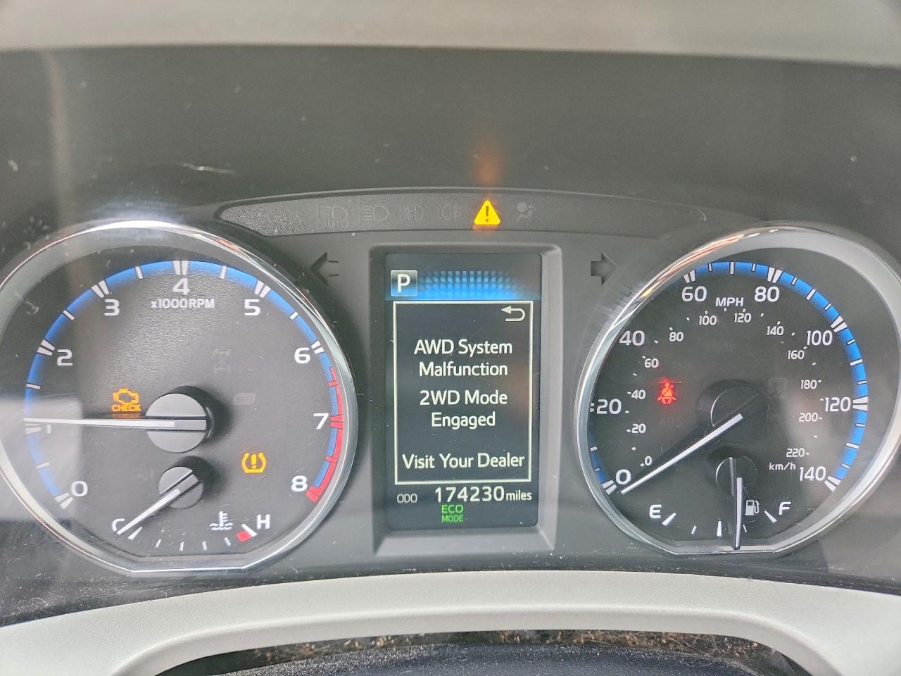 2016 TOYOTA RAV4 XLE photo 25