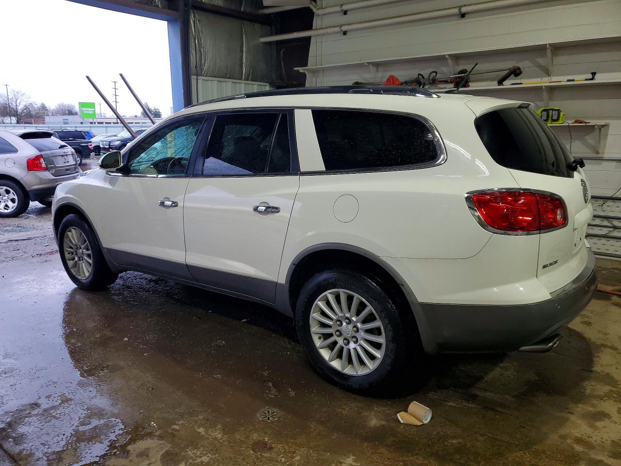 2008 BUICK ENCLAVE CXL photo 2