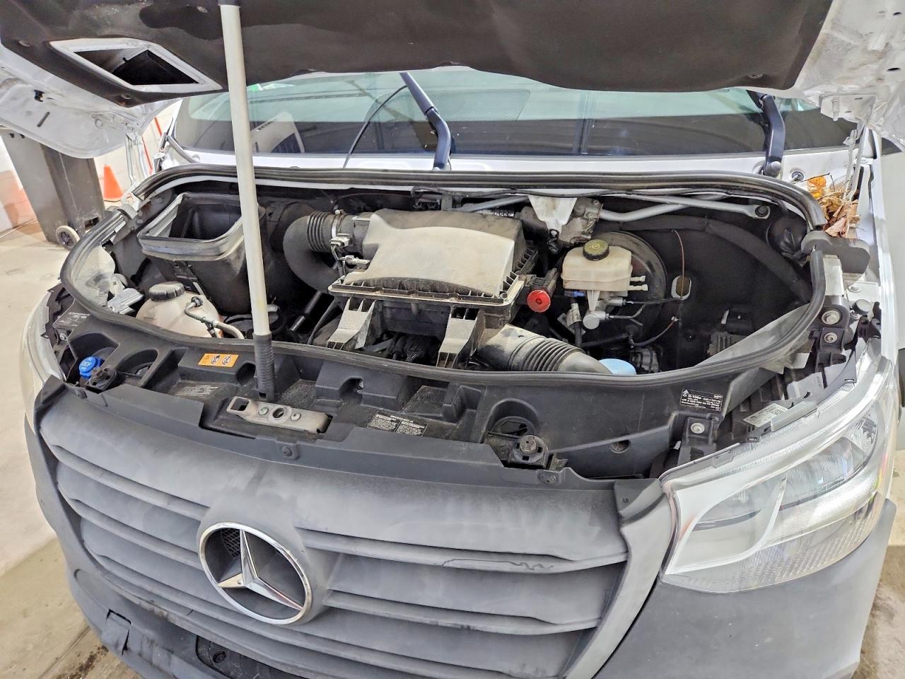 2020 MERCEDES BENZ SPRINTER 2500 UTILITY / SERVICE VAN photo 11