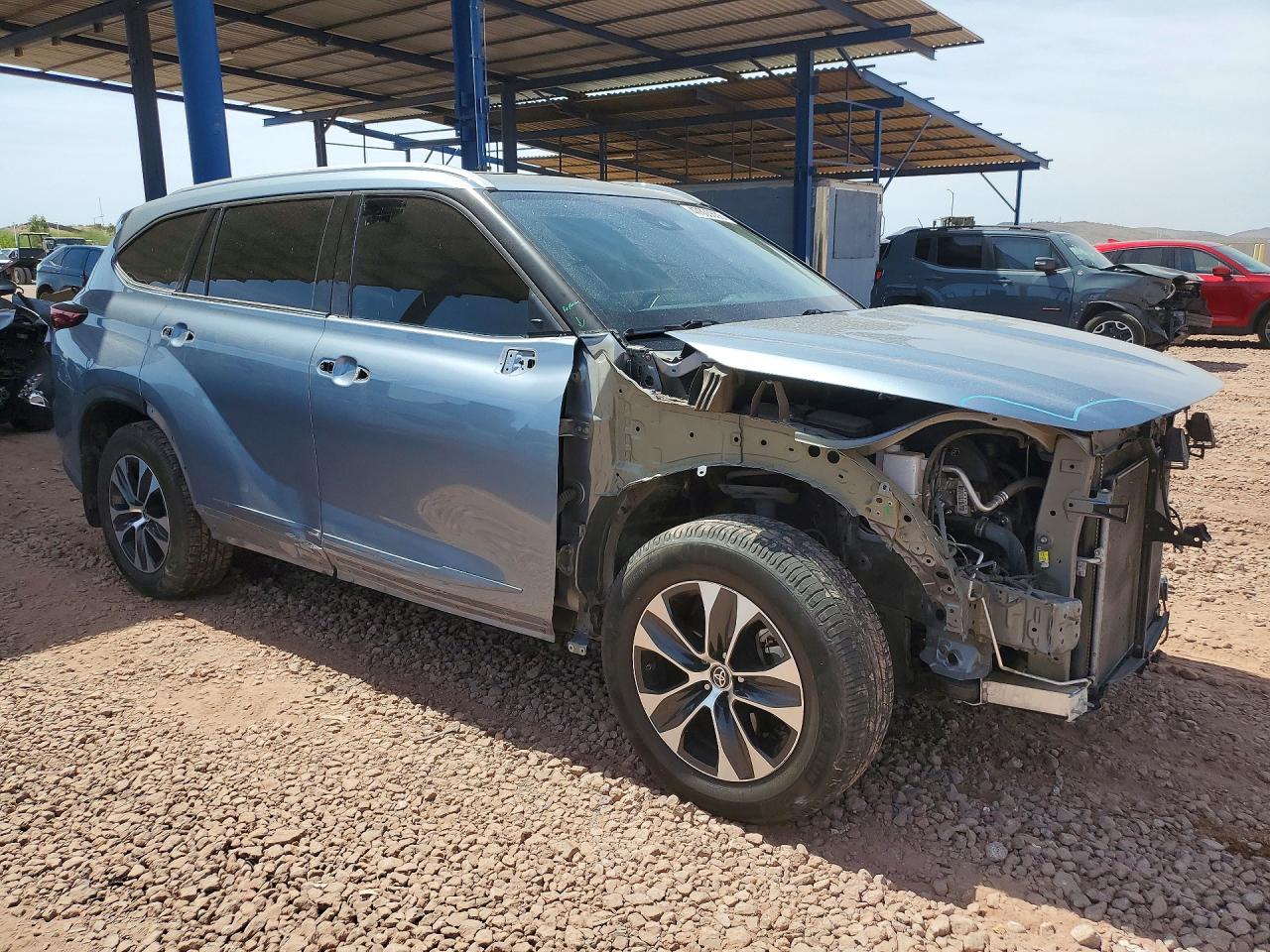 2022 TOYOTA HIGHLANDER XLE photo 7