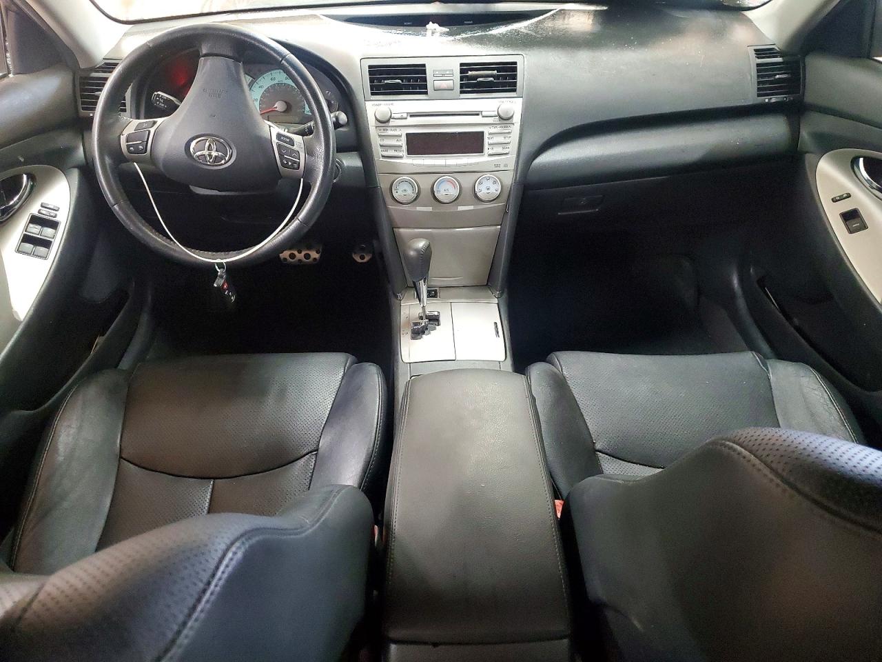 2011 TOYOTA CAMRY SE photo 15