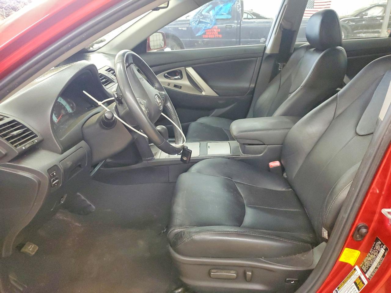 2011 TOYOTA CAMRY SE photo 13