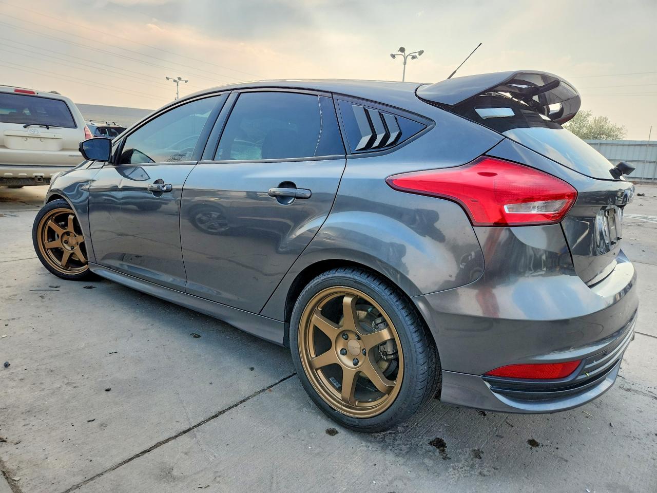 2018 FORD FOCUS ST photo 2