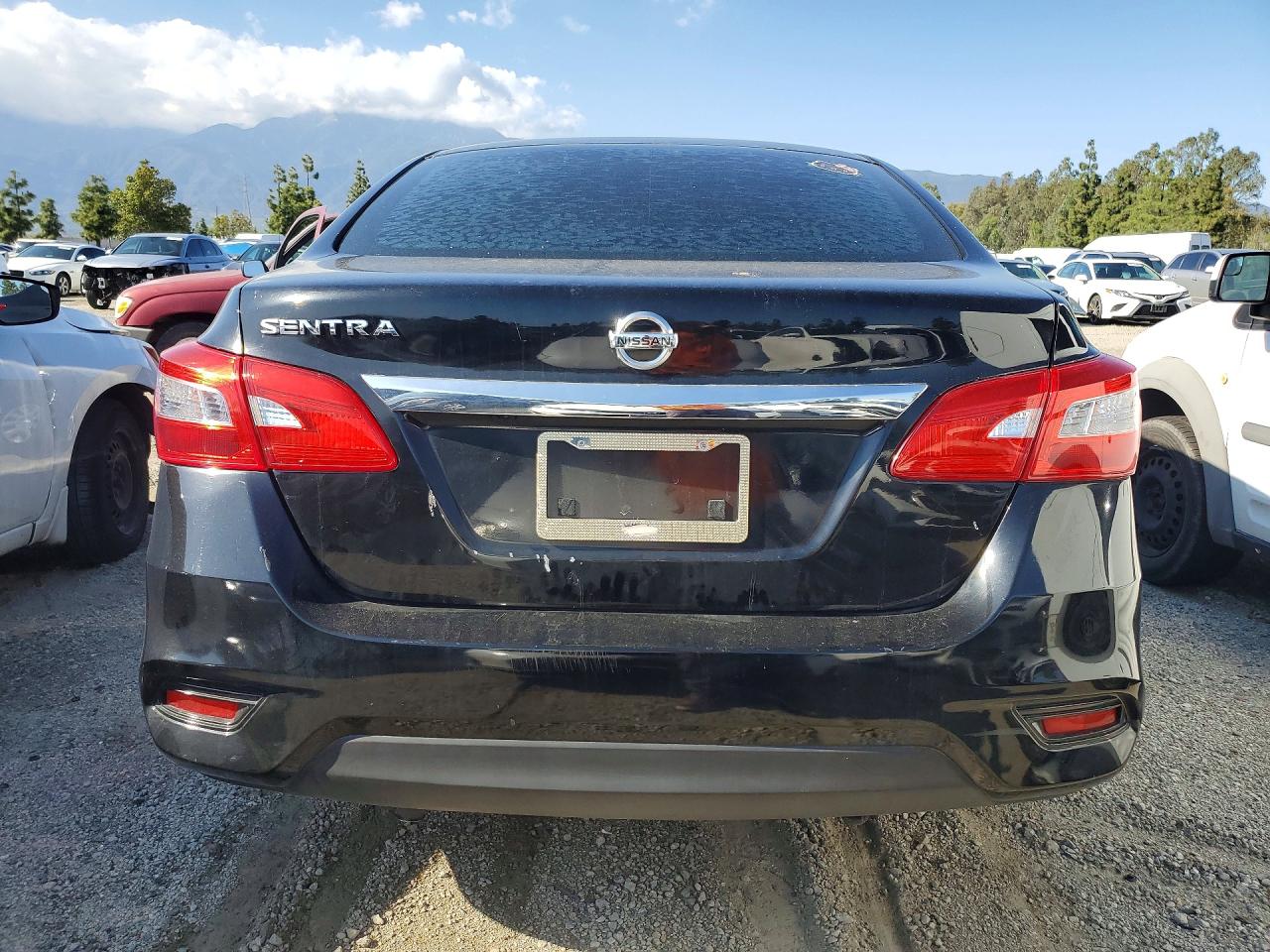 2019 NISSAN SENTRA S photo 11