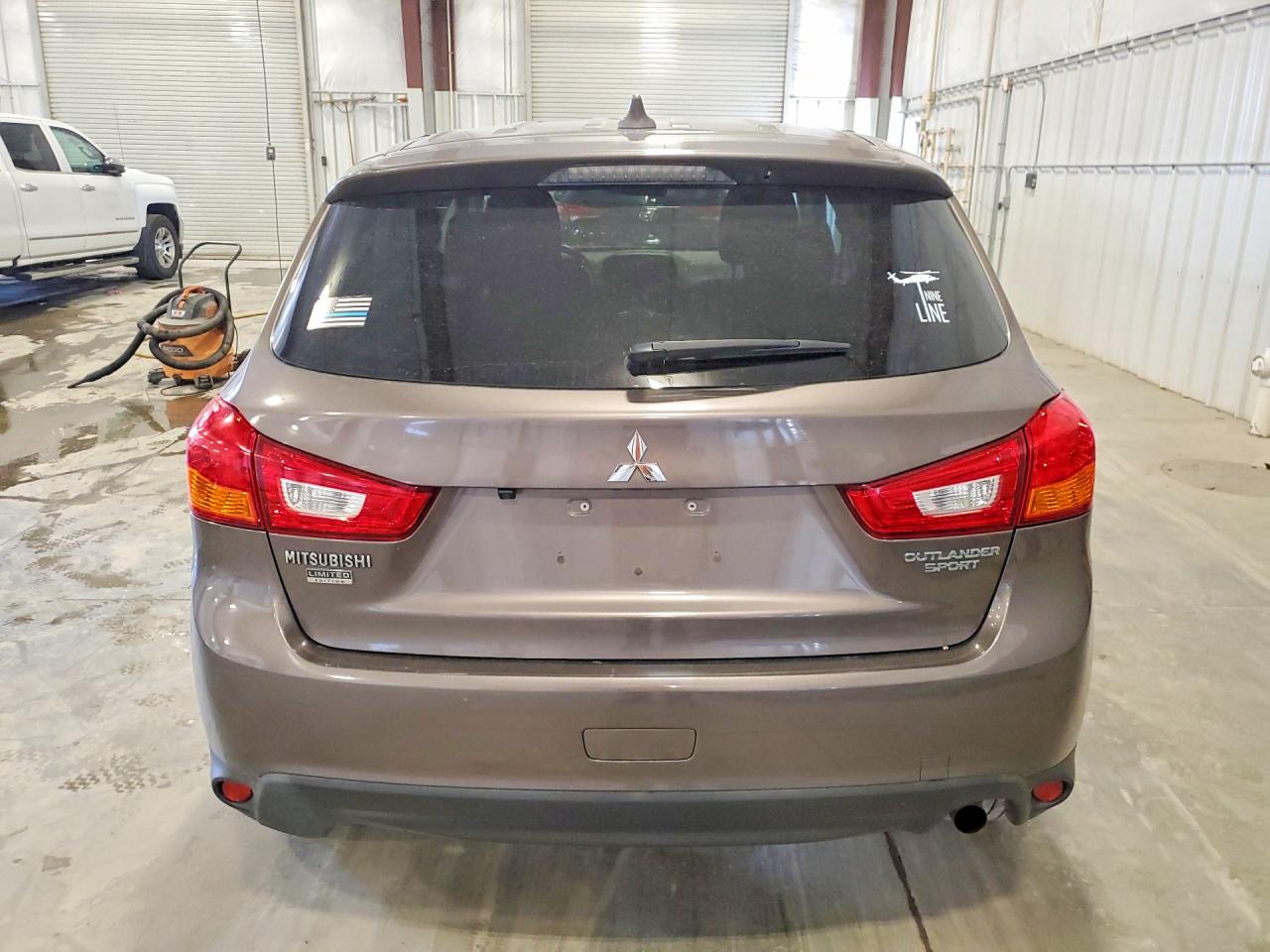 2017 MITSUBISHI OUTLANDER SPORT ES photo 16