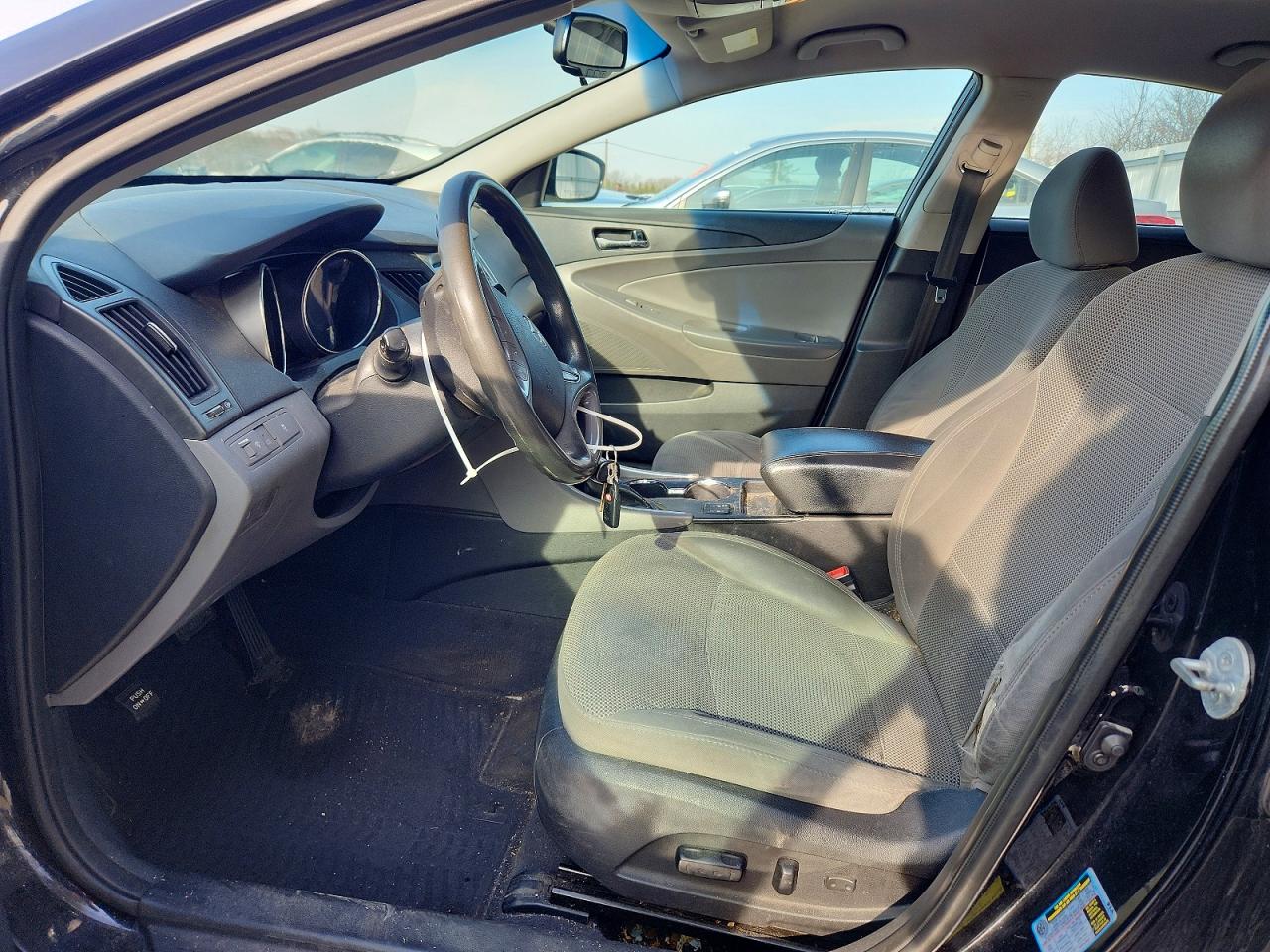 2013 HYUNDAI SONATA GLS photo 13