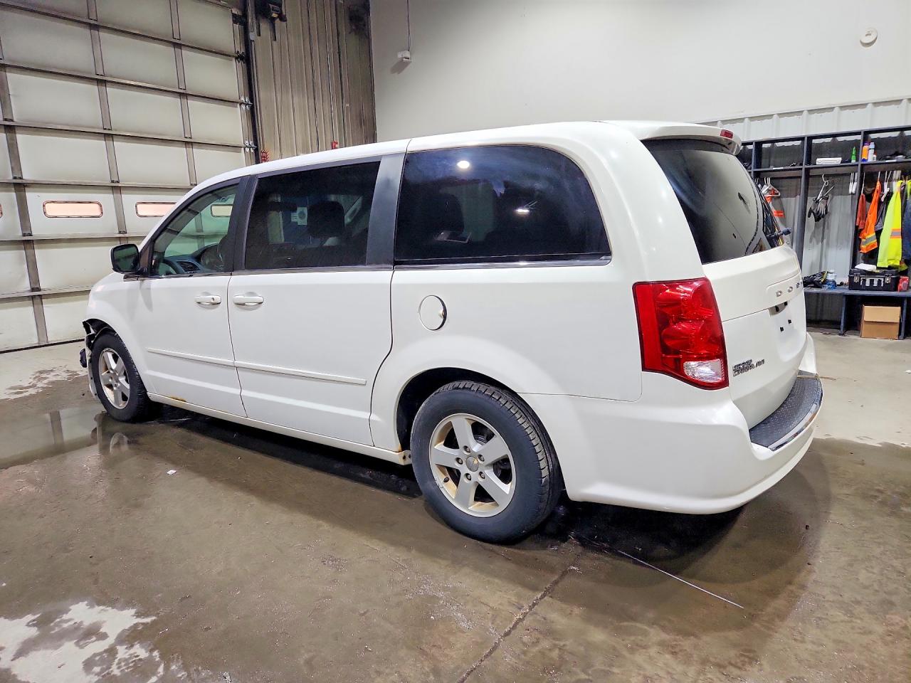 2012 DODGE GRAND CARAVAN CREW photo 2