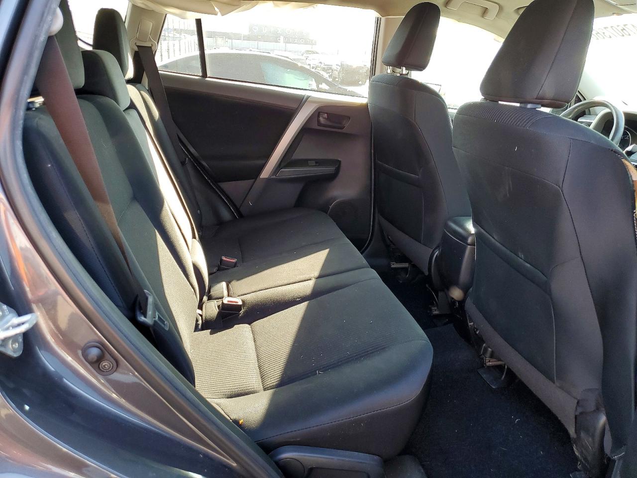 2018 TOYOTA RAV4 LE photo 21