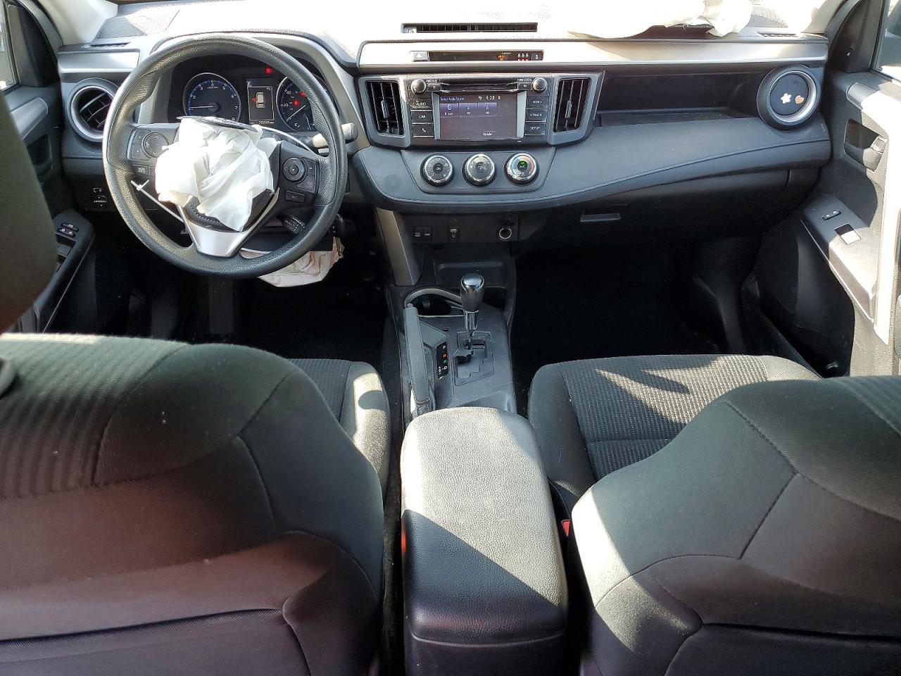 2018 TOYOTA RAV4 LE photo 15