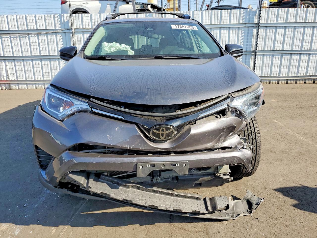 2018 TOYOTA RAV4 LE photo 9