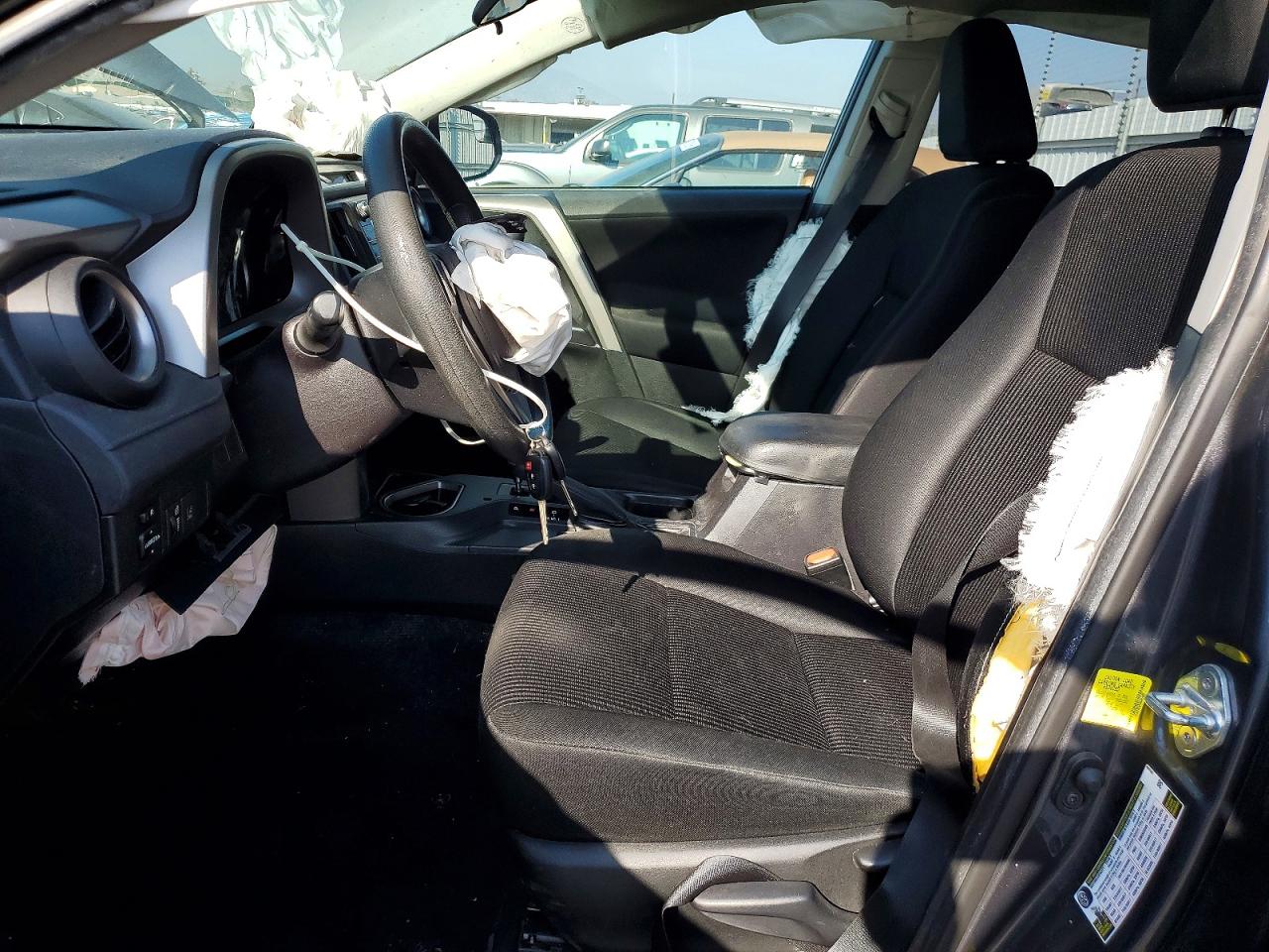 2018 TOYOTA RAV4 LE photo 13