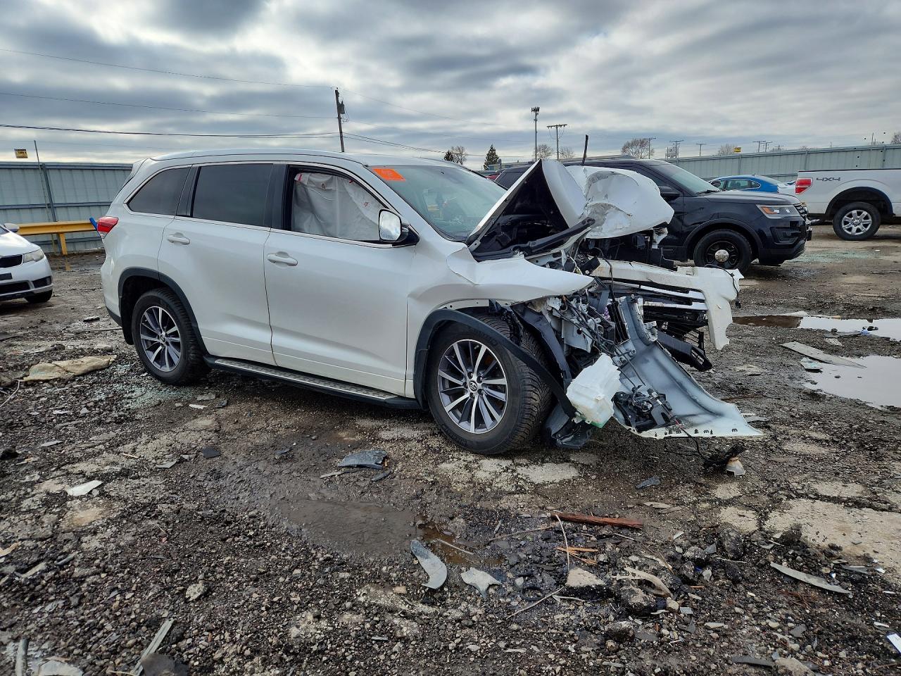 2018 TOYOTA HIGHLANDER XLE photo 7