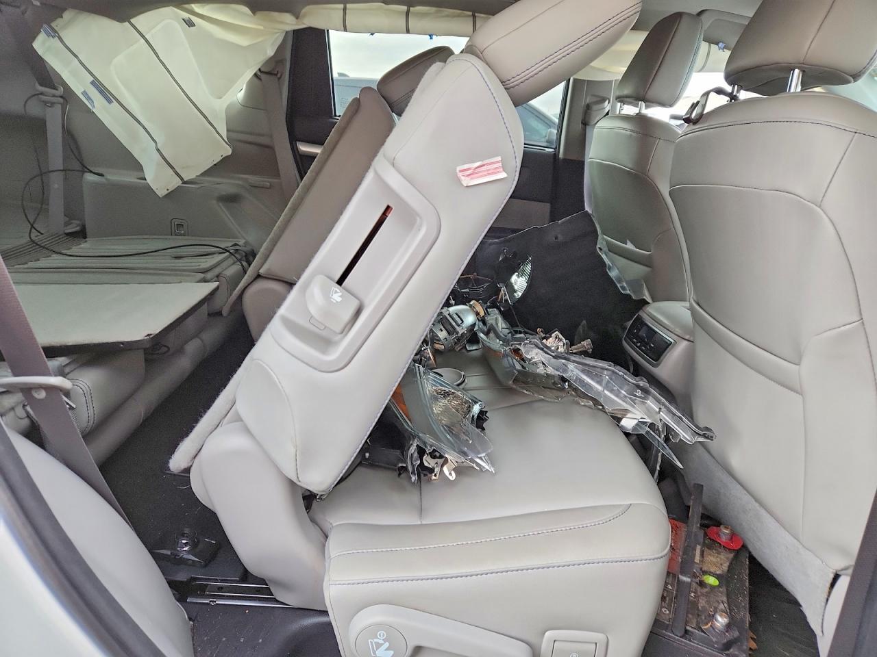 2018 TOYOTA HIGHLANDER XLE photo 21