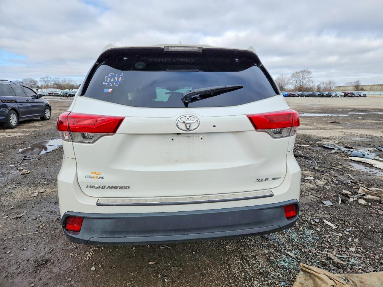 2018 TOYOTA HIGHLANDER XLE photo 11