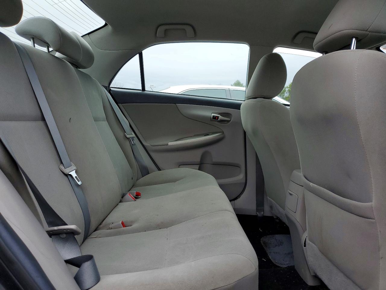2012 TOYOTA COROLLA LE photo 19