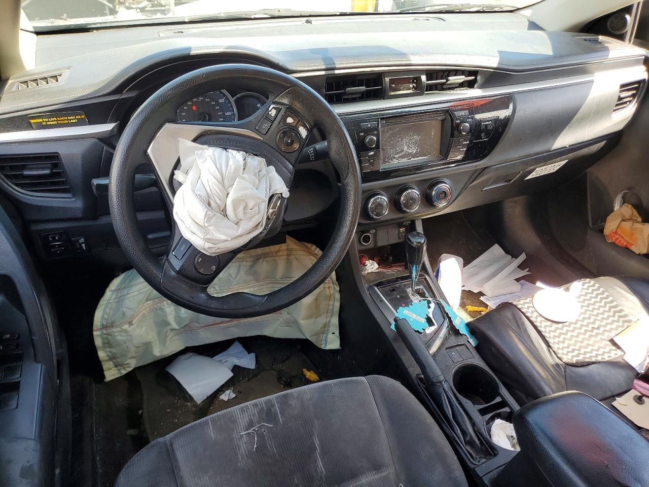 2016 TOYOTA COROLLA L photo 8