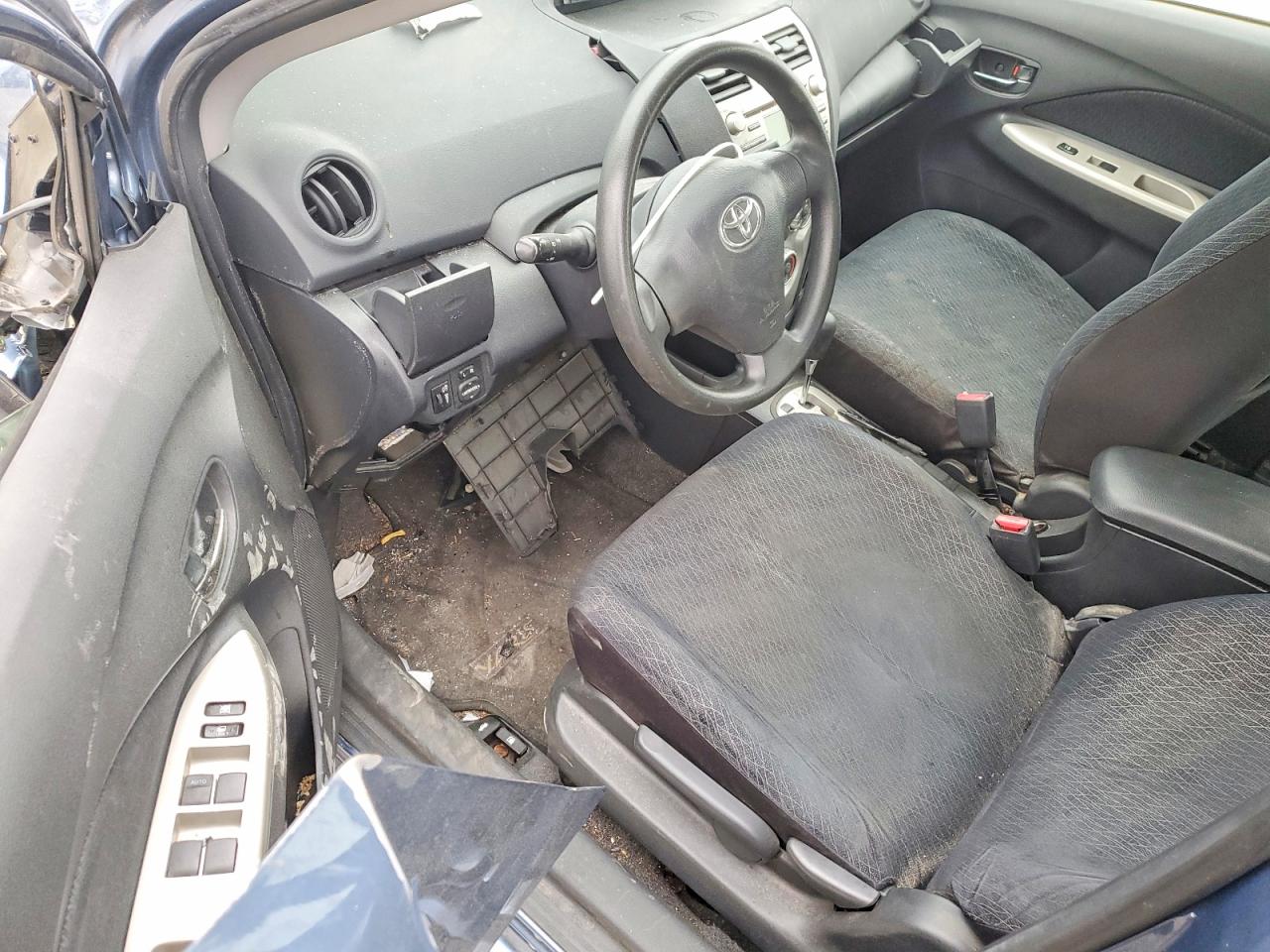 2008 TOYOTA YARIS BASE photo 22