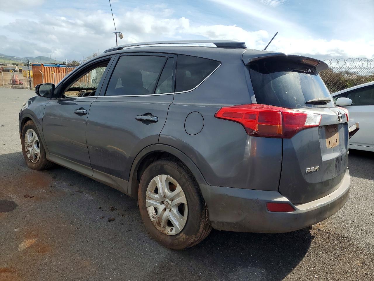 2014 TOYOTA RAV4 LE photo 2