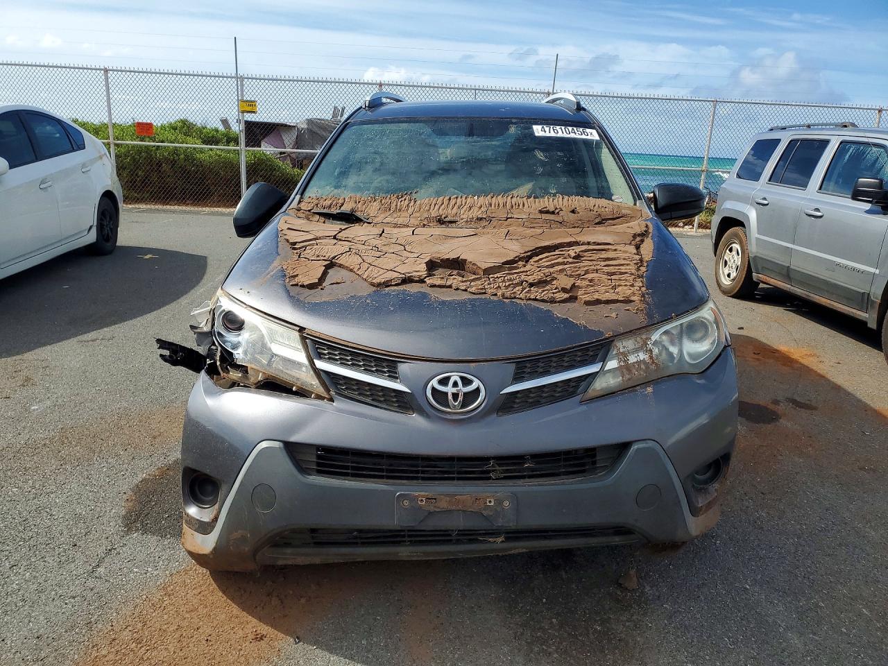 2014 TOYOTA RAV4 LE photo 5