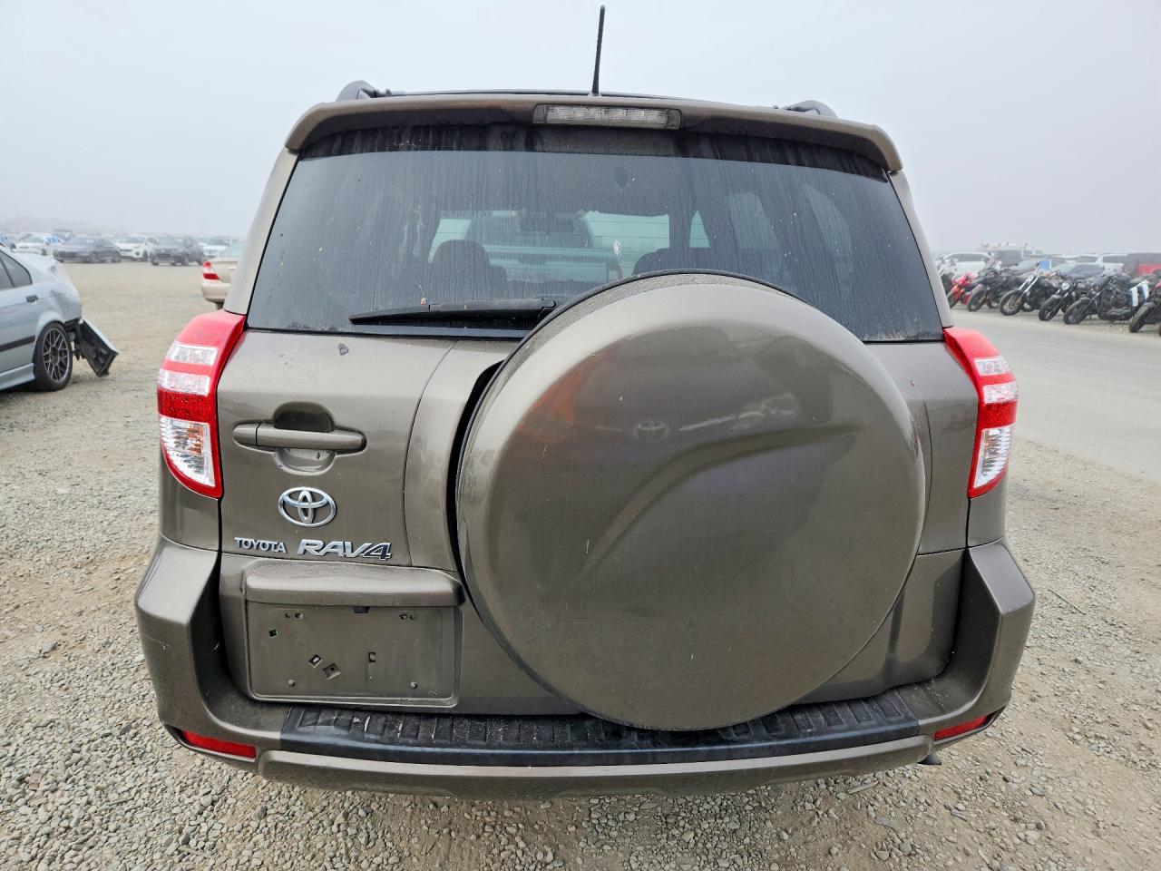2010 TOYOTA RAV4 BASE photo 6