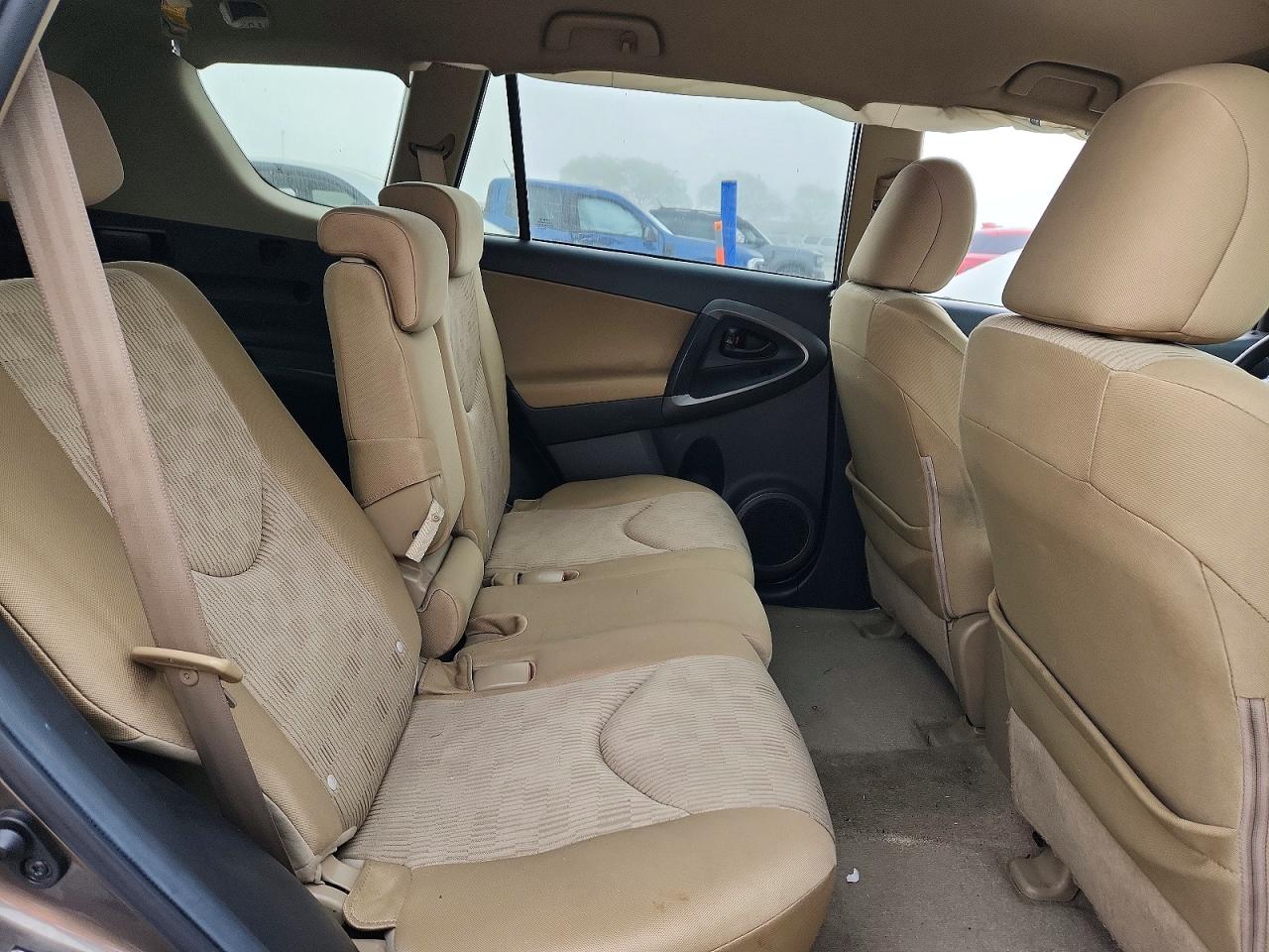 2010 TOYOTA RAV4 BASE photo 11