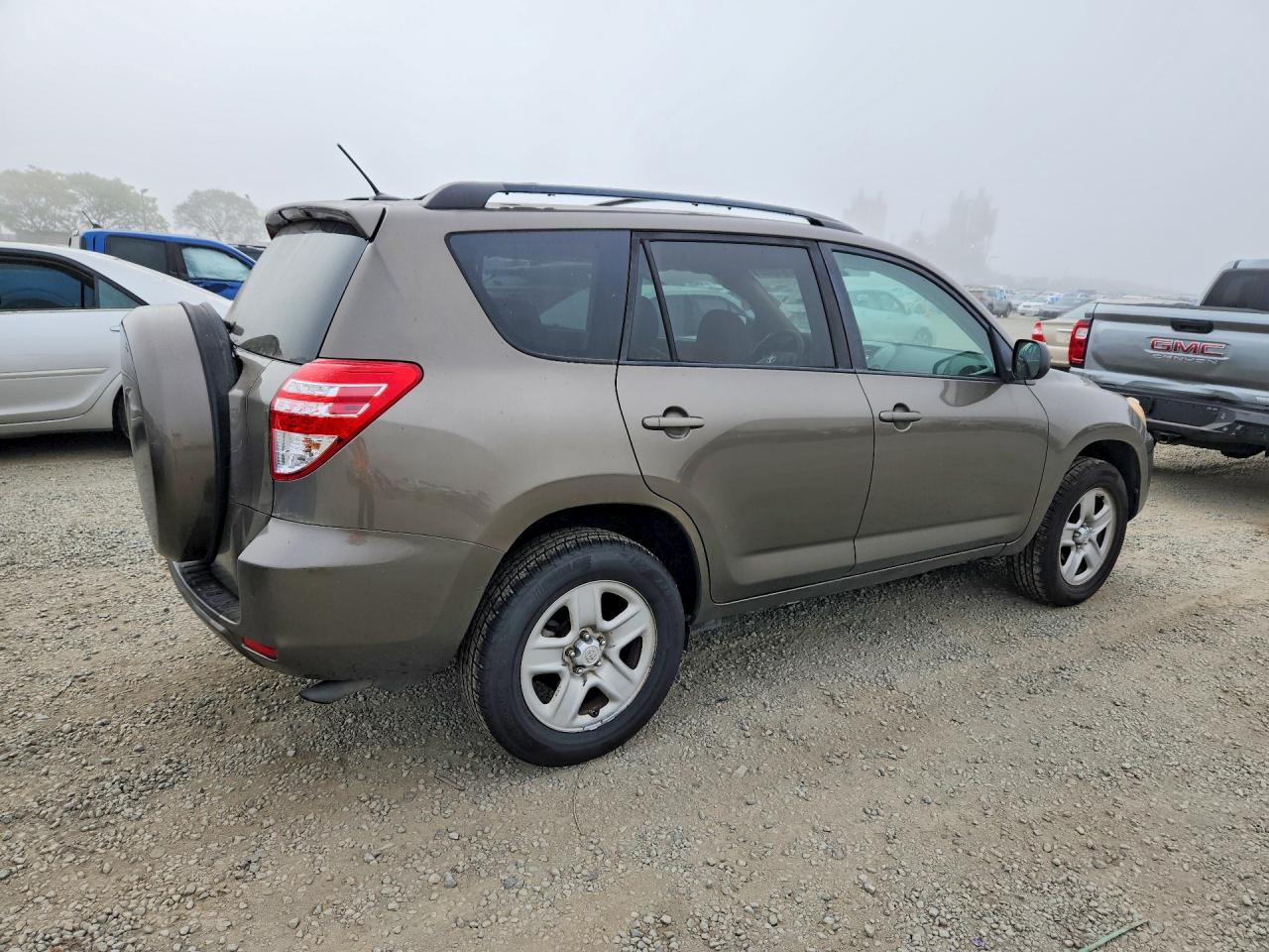 2010 TOYOTA RAV4 BASE photo 3