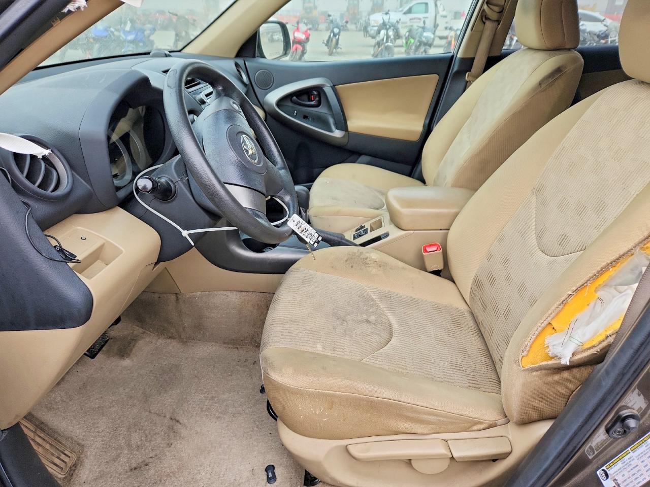2010 TOYOTA RAV4 BASE photo 7