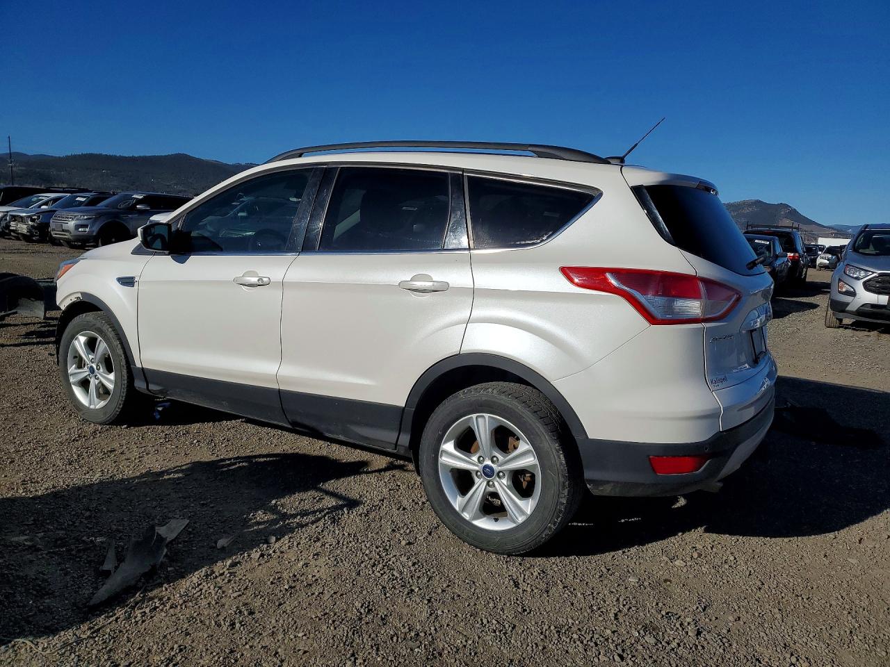 2015 FORD ESCAPE SE photo 2
