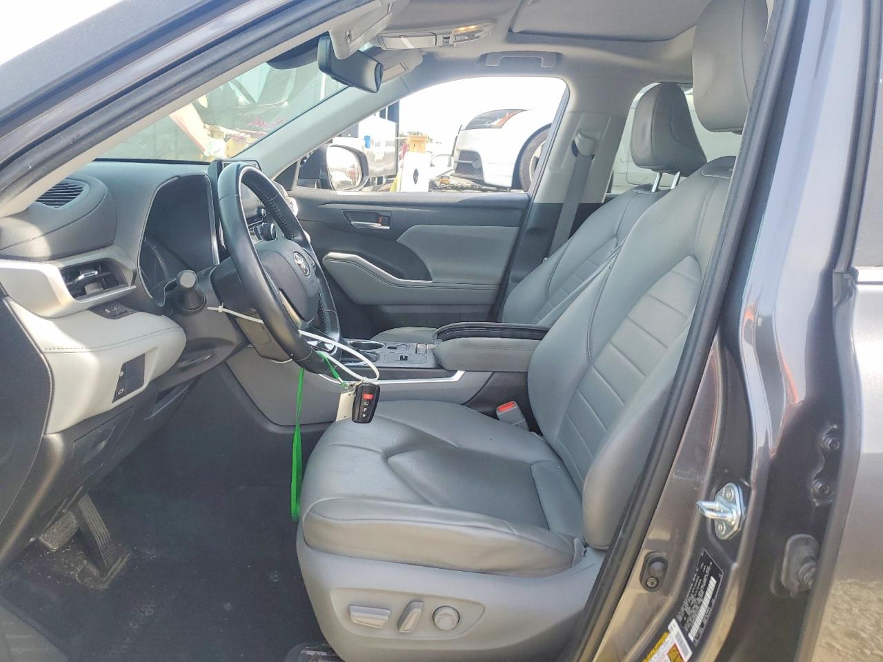 2021 TOYOTA HIGHLANDER HYBRID XLE photo 19