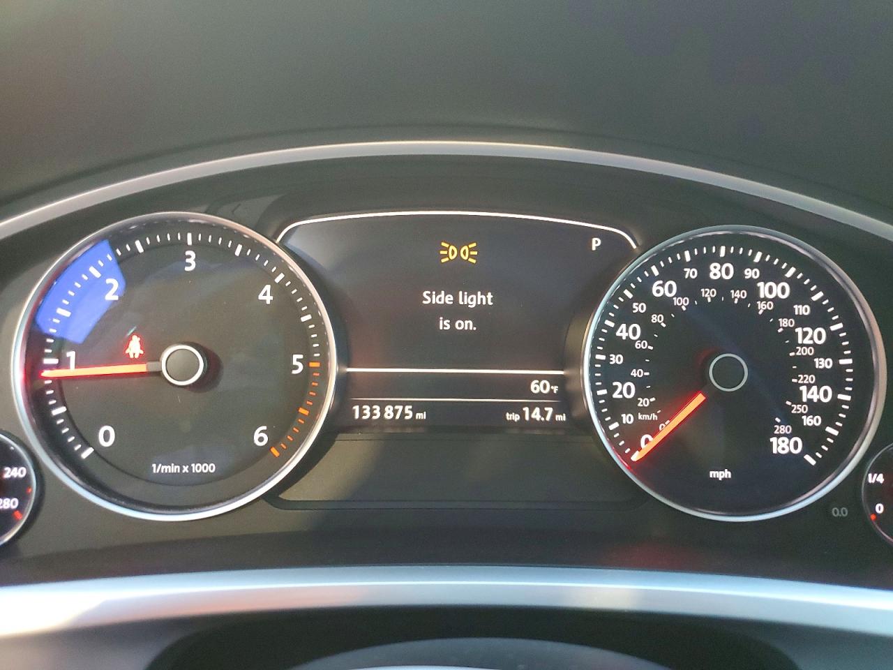 2013 VOLKSWAGEN TOUAREG V6 TDI photo 17