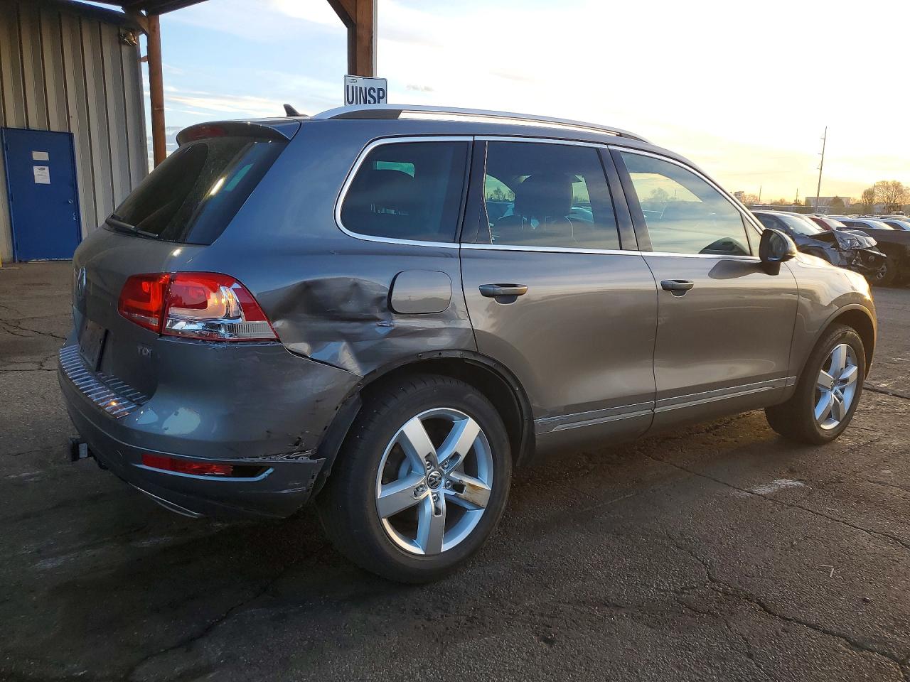 2013 VOLKSWAGEN TOUAREG V6 TDI photo 5