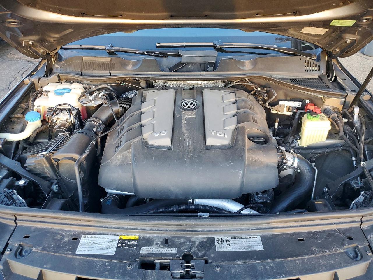 2013 VOLKSWAGEN TOUAREG V6 TDI photo 23