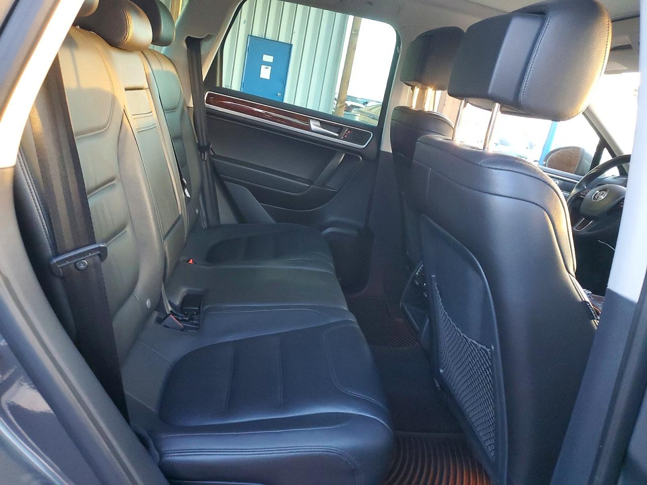2013 VOLKSWAGEN TOUAREG V6 TDI photo 21