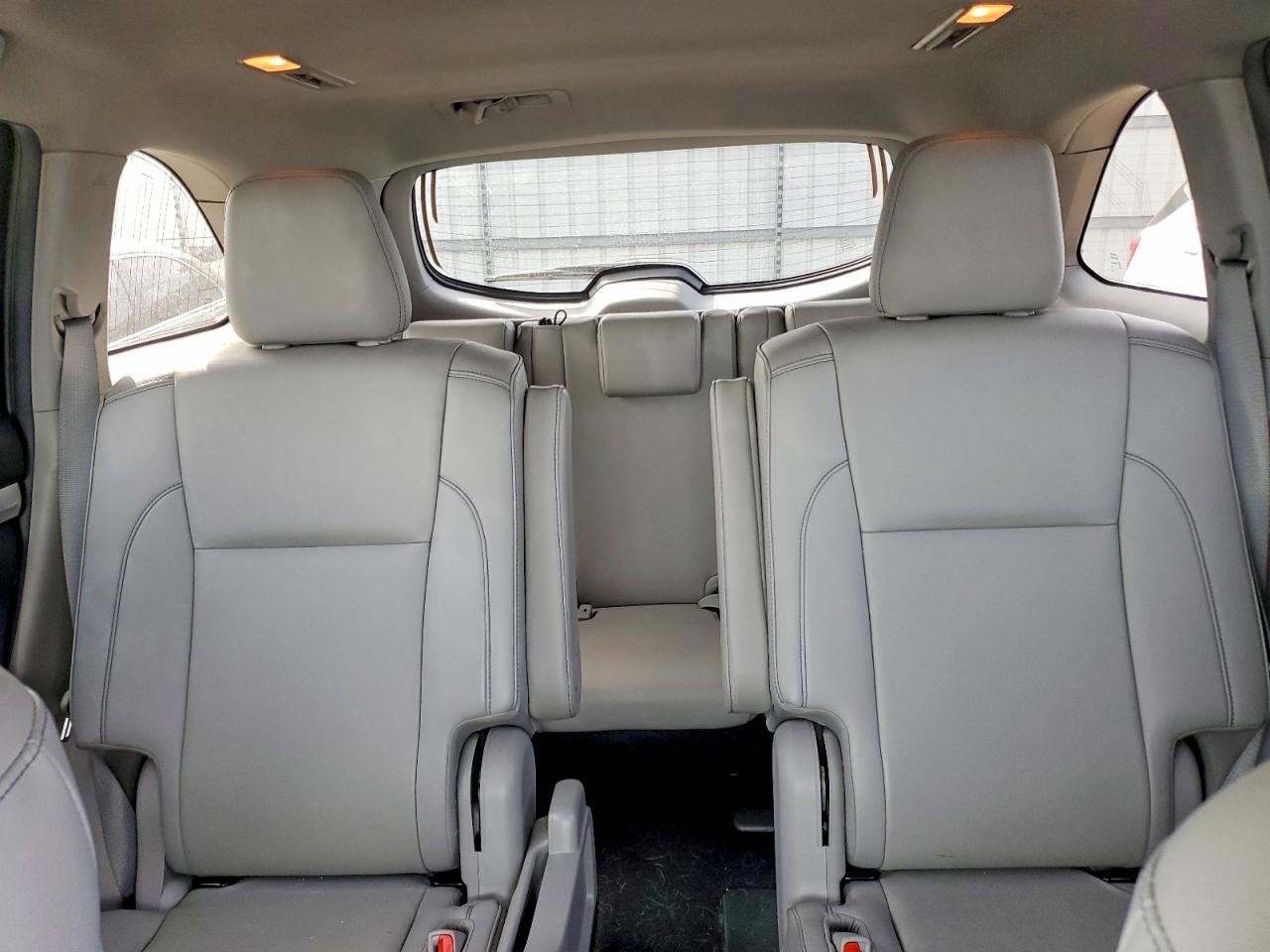 2019 TOYOTA HIGHLANDER XLE photo 10