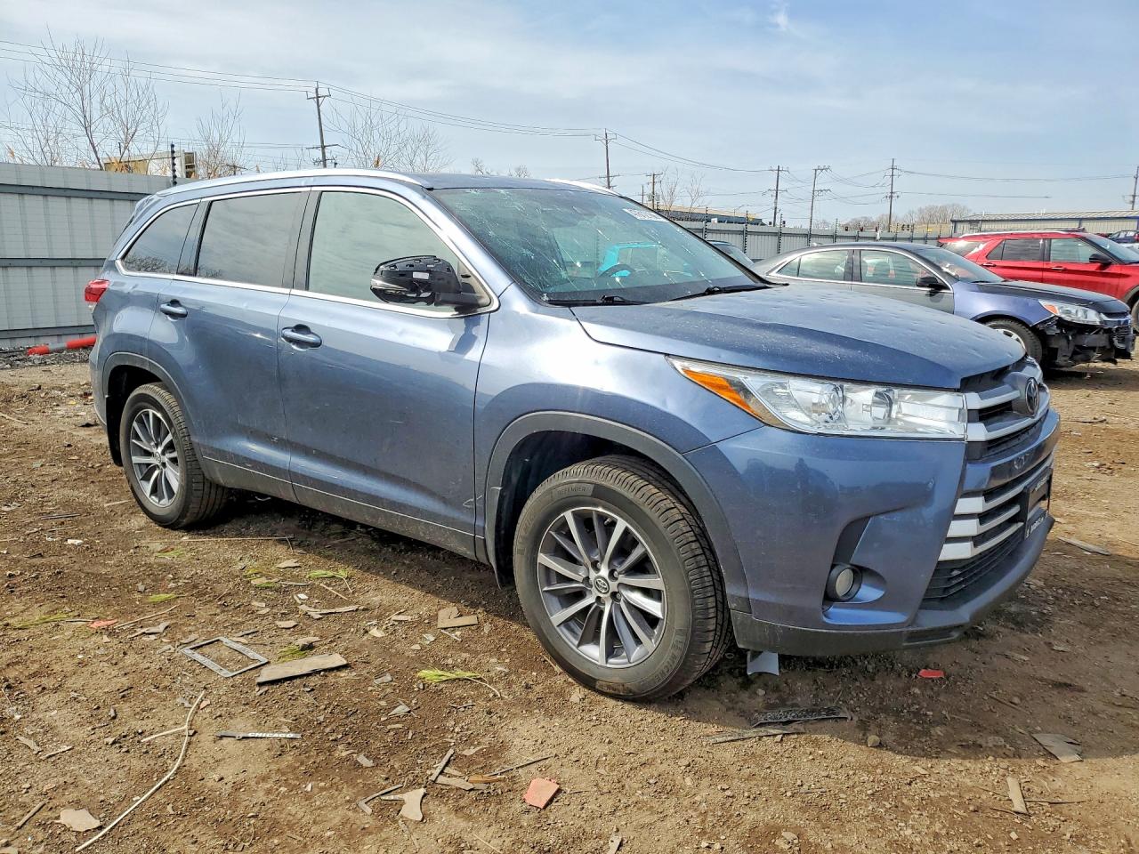 2019 TOYOTA HIGHLANDER XLE photo 4
