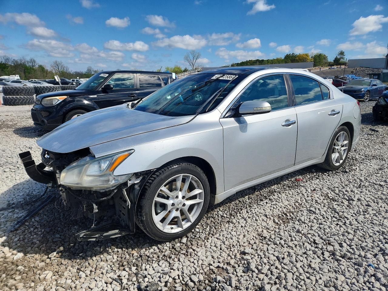 2011 NISSAN MAXIMA
