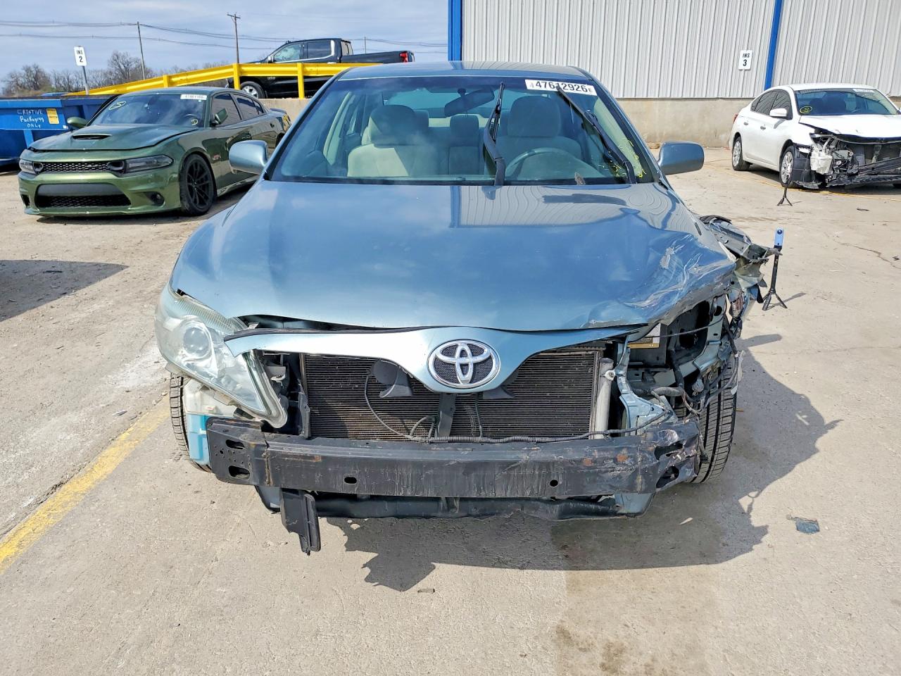 2011 TOYOTA CAMRY LE photo 13